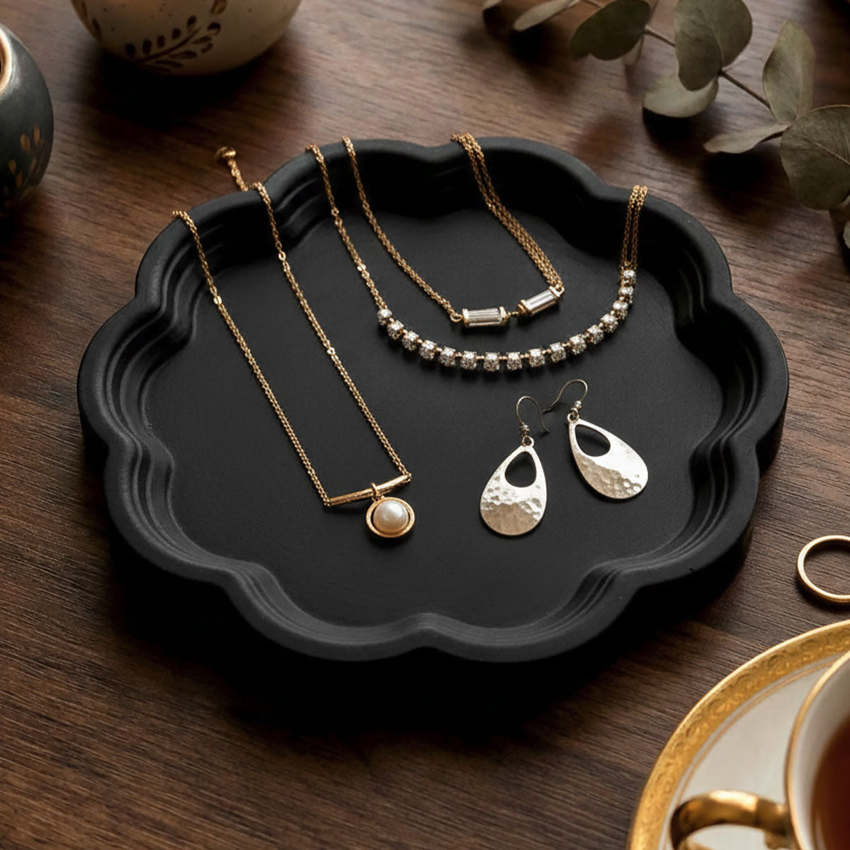 Aqua Resin Black Kit Black creative kit for modern DIY decor