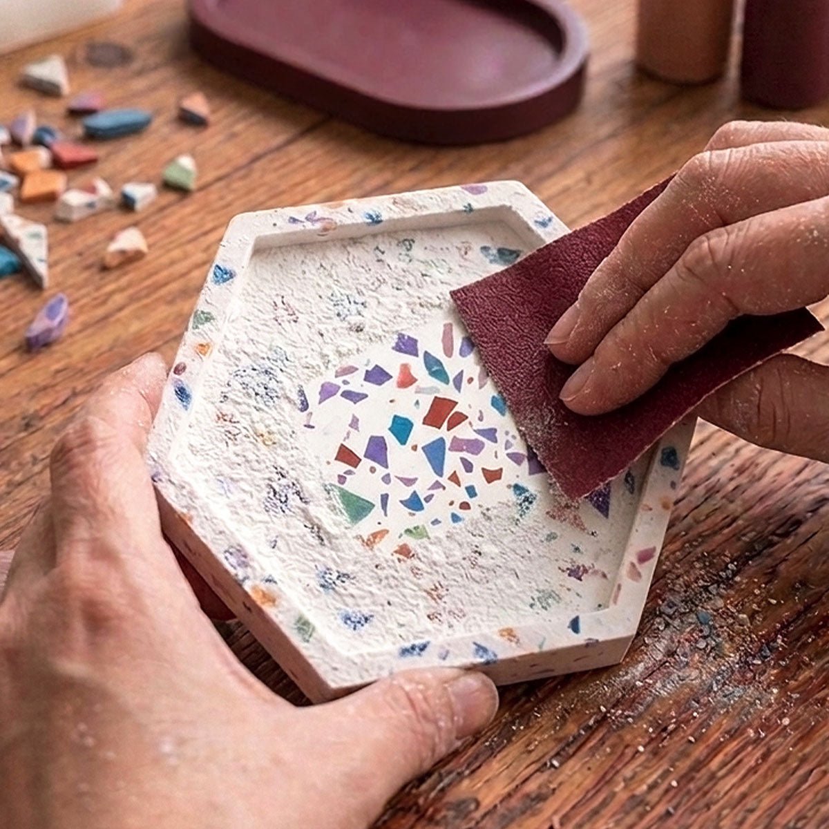 Terrazzo Aqua Kit [Bianco Carrara]: Design Pop e Luminoso con Chips Colorate - Aqua Resin