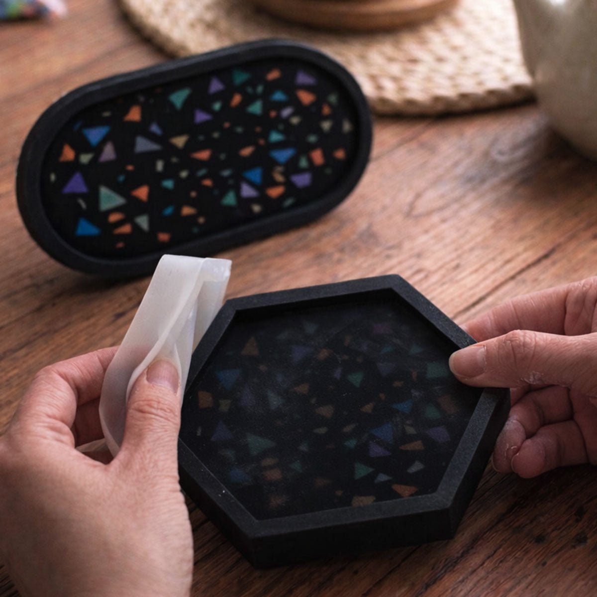 Terrazzo Aqua Kit [Nero Lava]: Eleganza e Design Unico con Chips Colorate - Aqua Resin